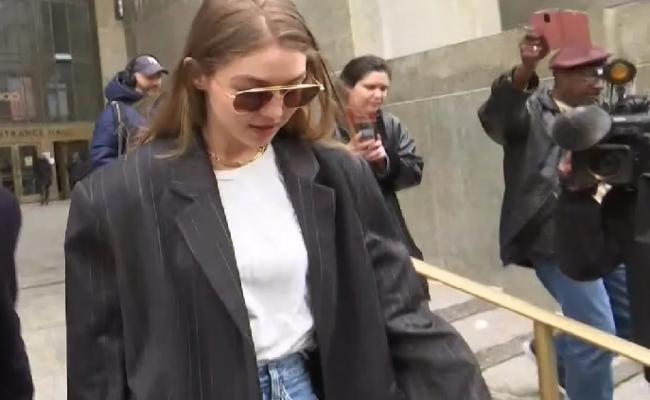 हॉलीवुड की सुपर मॉडल गीगी हदीद को मिली जमानत, सामान से बरामद हुई थी मारिजुआना