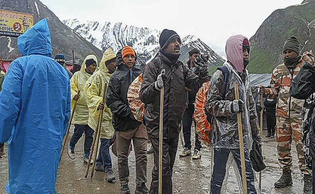 अमरनाथ यात्राः कड़ी सुरक्षा के बीच 3061 श्रद्धालुओं का जत्था रवाना