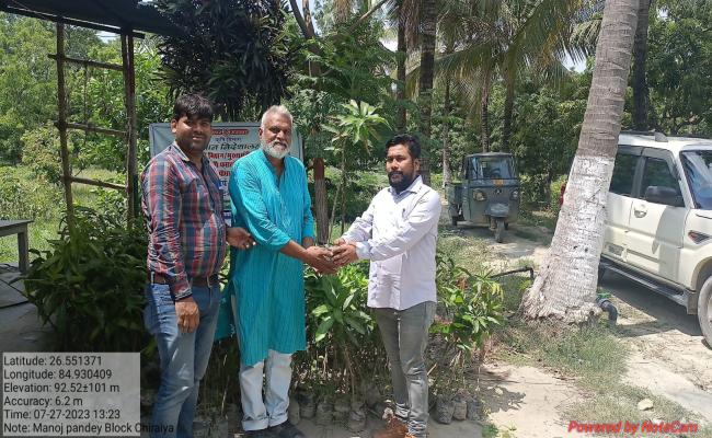 राष्ट्रीय बागवानी मिशन के तहत किसानों में वितरित किये गये फलदार पौधे