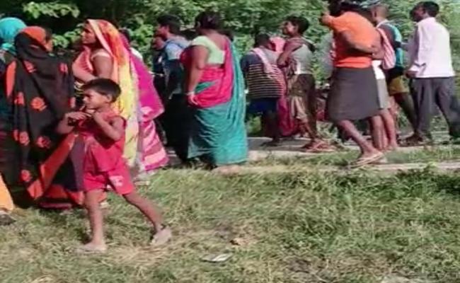 चार दिन से लापता नाबालिग बच्ची का पड़ोसी के घर में गड़ा मिला शव, तीन गिरफ्तार