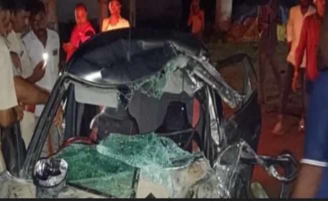 बस-कार की आमने-सामने की भिड़ंत में एक परिवार के तीन सदस्यों की मौत, तीन गंभीर