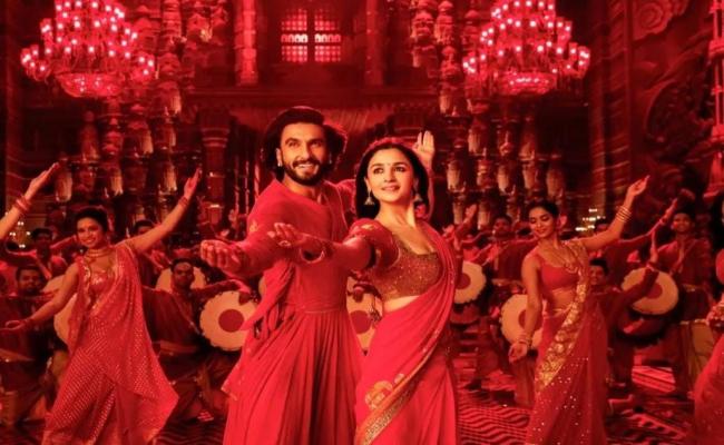 फिल्म 'रॉकी और रानी की प्रेम कहानी' की कमाई में आई गिरावट