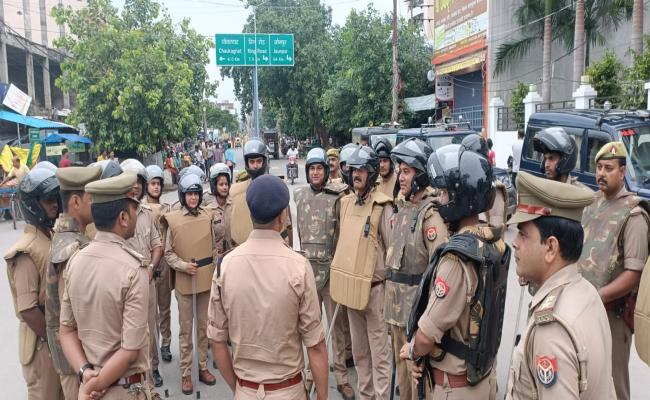 जुमे की नमाज के चलते कुछ देर के लिए ज्ञानवापी परिसर में एएसआई सर्वे रोका गया