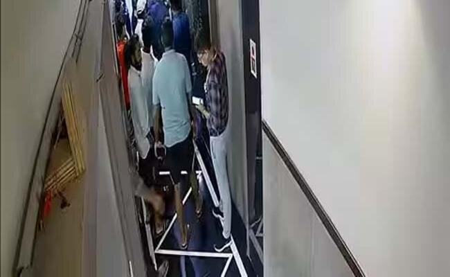मुंबई में म्यूजिक कंपनी के सीईओ का अपहरण, विधायक के बेटे के खिलाफ मामला दर्ज