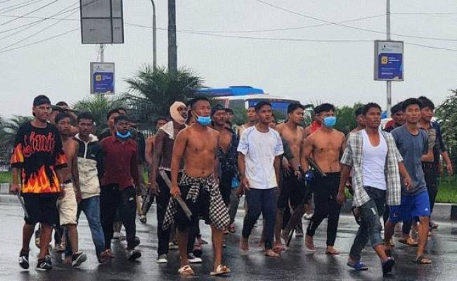 नेपाल: बाल सुधार गृह का दरवाजा तोड़ कर 212 विचाराधीन कैदी फरार, तलाशी अभियान में 84 कैदी दोबारा पकड़ में आए