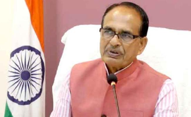 मुख्यमंत्री आज पोहरी में तेंदूपत्ता संग्राहकों को बांटेंगे चरण पादुकाएं व साड़ियां