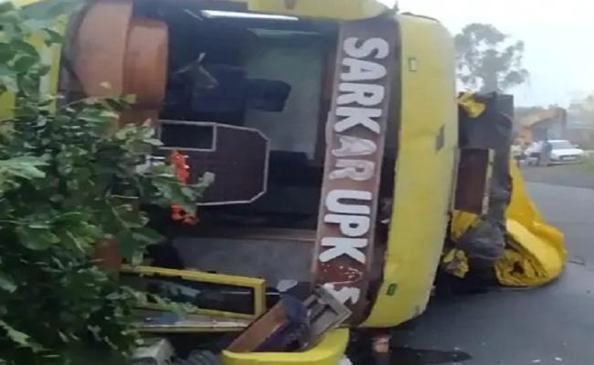 मप्र: राजस्थान के भीलवाड़ा जा रही यात्री बस मंदसौर के समीप पलटी, 21 घायल