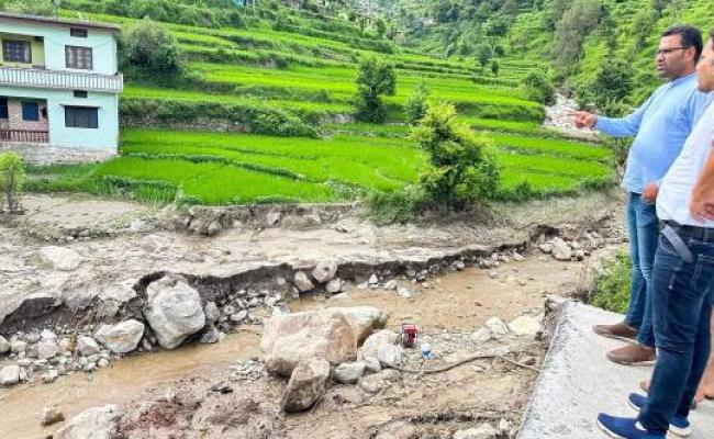 उत्तराखंड : यमुना नदी में बहा महाराष्ट्र का तीर्थ यात्री, तलाश में जुटी एसडीआरएफ