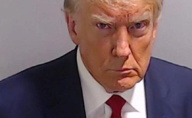 डोनाल्ड ट्रंप गिरफ्तार, 20 मिनट बाद मुचलके पर रिहा, कहा- आज जो कुछ हुआ 'न्याय का मजाक'