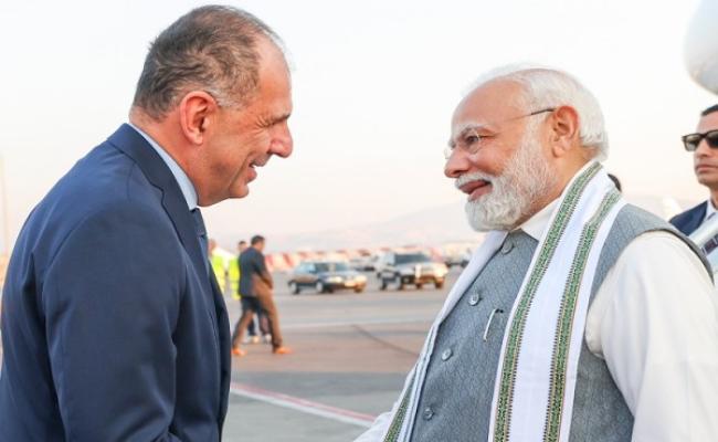 भारत के प्रधानमंत्री मोदी ग्रीस पहुंचे, एथेंस में जोरदार स्वागत