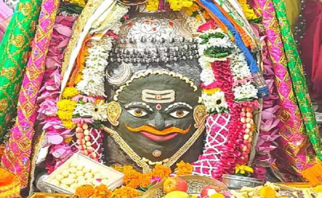 उज्जैन में सावन का अंतिम सोमवार, भगवान महाकाल के मंदिर में भीड़ अपार