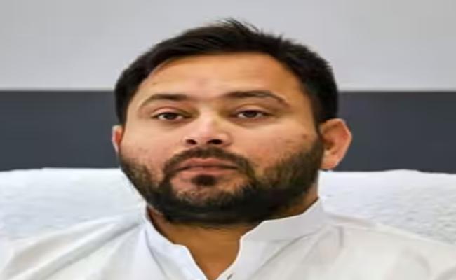 अहमदाबाद मेट्रो कोर्ट ने तेजस्वी यादव को भेजा समन, मानहानि मामले में 22 सितंबर को पेश होने को कहा