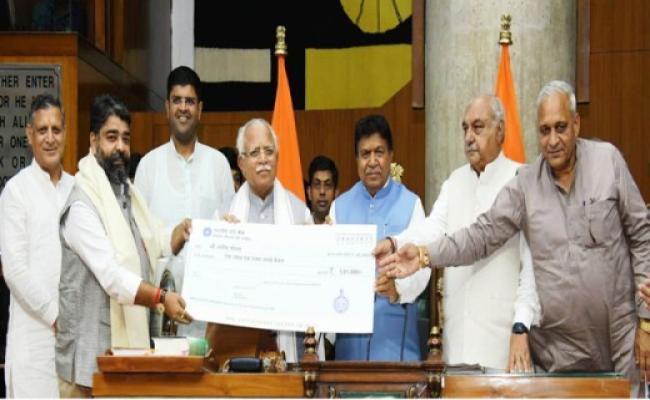 हरियाणा विधानसभा में तीन को मिला सर्वश्रेष्ठ विधायक पुरस्कार