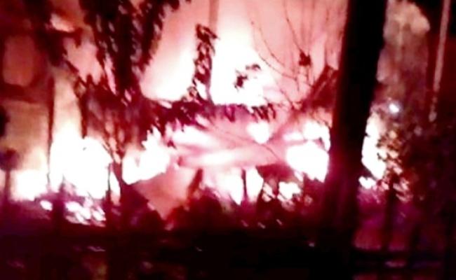सिपाझार में भीषण आग में ढाबा जलकर राख