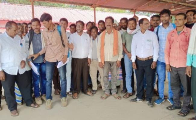 जगदलपुर : किसान मित्रों ने 18 माह के मानदेय भुगतान हेतु कलेक्टर को सौंपा ज्ञापन