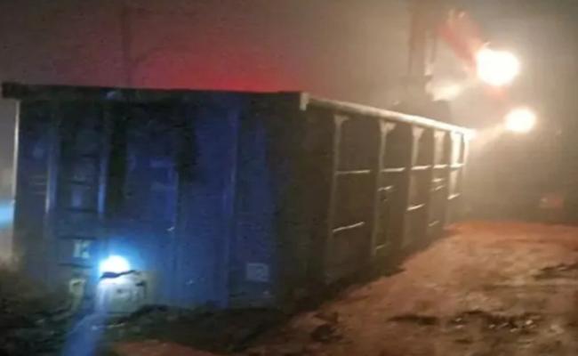 जगदलपुर : मालगाड़ी हुई डिरेल, रातभर फंसी रही ट्रेन, बाधित मार्ग हुआ बहाल
