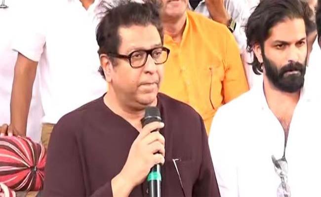 मराठा आरक्षण के लिए मुख्यमंत्री से चर्चा करेंगे: राज ठाकरे