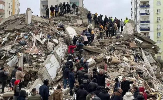 मोरक्को भूकंप लीड : मरने वालों की संख्या आठ सौ पार, हजारों इमारतें ध्वस्त