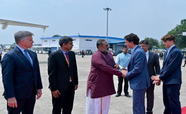 विमान ठीक होने के बाद कनाडा रवाना हुए जस्टिन ट्रूडो