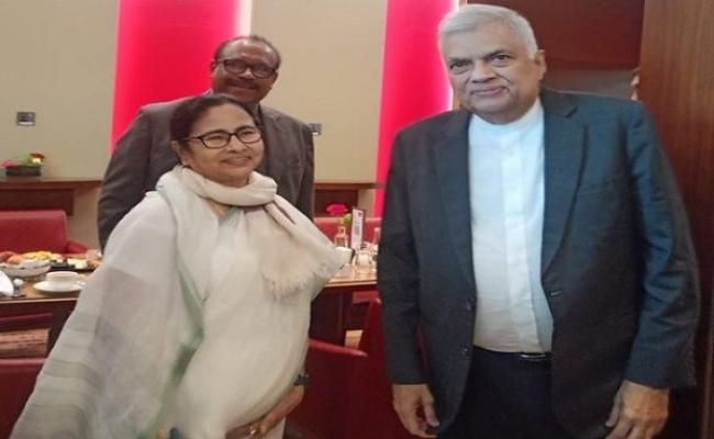 दुबई हवाई अड्डे पर ममता बनर्जी से मिले श्रीलंकाई राष्ट्रपति ने पूछा, क्या आप विपक्ष का नेतृत्व करेंगी?
