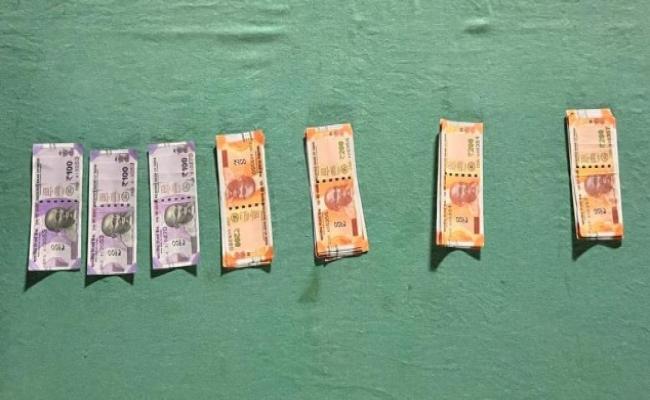 भारतीय जाली रुपये के साथ एक कारोबारी गिरफ्तार