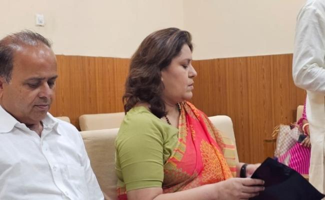 शगूफा छोडक़र जनता की समस्याओं से किनारा कर रही है मोदी सरकार