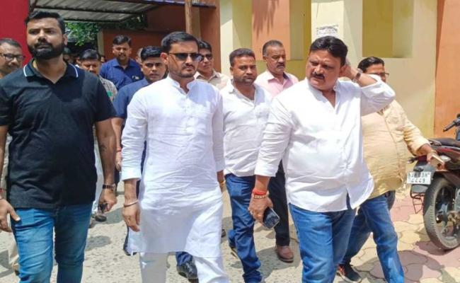 पलामू के एमपी-एमएलए कोर्ट में हाजिर हुए मंत्री मिथिलेश