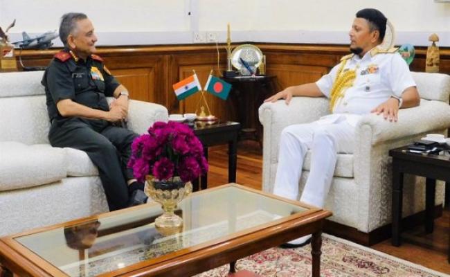रक्षा सहयोग के रास्ते तलाशने पर केंद्रित रही बांग्लादेश नौसेना प्रमुख से वार्ता