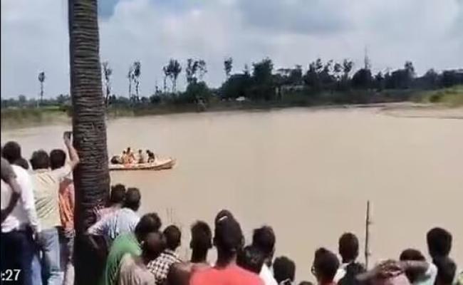 बिहार के मुजफ्फरपुर में बड़ा हादसा, बागमती नदी में नाव पलटने से 12 से अधिक बच्चे लापता
