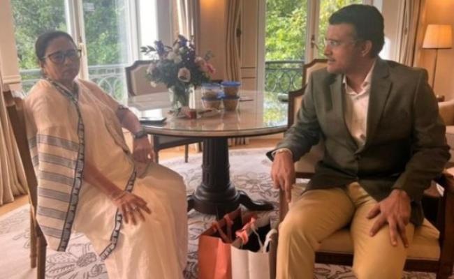 सौरव गांगुली ने मैड्रिड में की ममता बनर्जी से मुलाकात,प.बंगाल ने फुटबॉल को बढ़ावा देने के लिए ला लीगा से किया समझौता