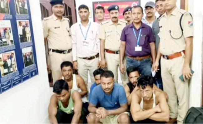 लमडिंग स्टेशन पर ड्रग्स, चोरी के सामानों के साथ 6 गिरफ्तार