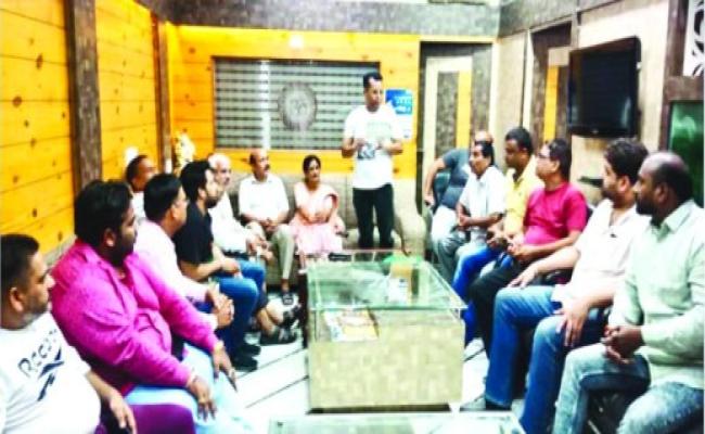 सोशल मीडिया पर कांग्रेस की नीतियों का करें प्रचार: मनोज सैनी