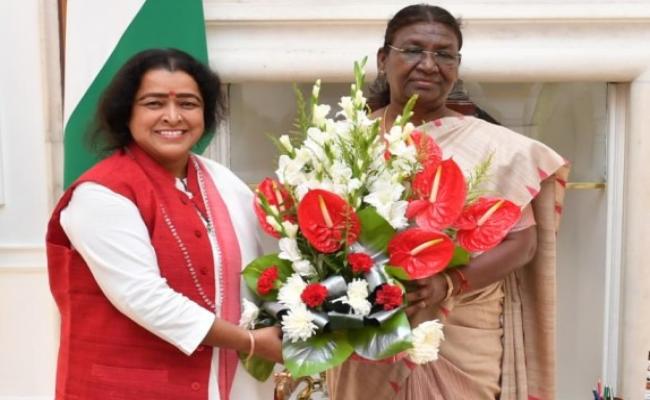 डॉ.स्वराज विद्वान ने राष्ट्रपति से की शिष्टाचार भेंट, गंगोत्री-यमुनोत्री आने का दिया न्योता