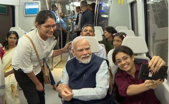 प्रधानमंत्री ने 'यशोभूमि द्वारका सेक्टर-25' तक दिल्ली एयरपोर्ट मेट्रो के विस्तार का किया उद्घाटन