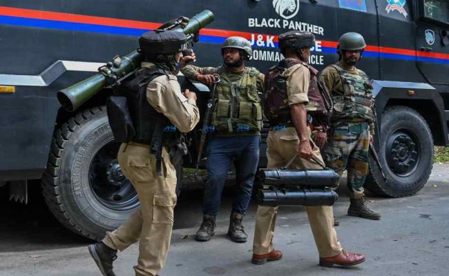 अनंतनाग मुठभेड़ का पांचवां दिन, सुरक्षाबलों ने जंगल की ओर कई मोर्टार गोले दागे