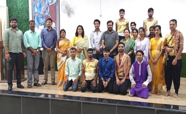 हिन्दी पखवाड़ा पर हुआ 'पर्दा उठाओ, पर्दा गिराओ' नाट्य का मंचन