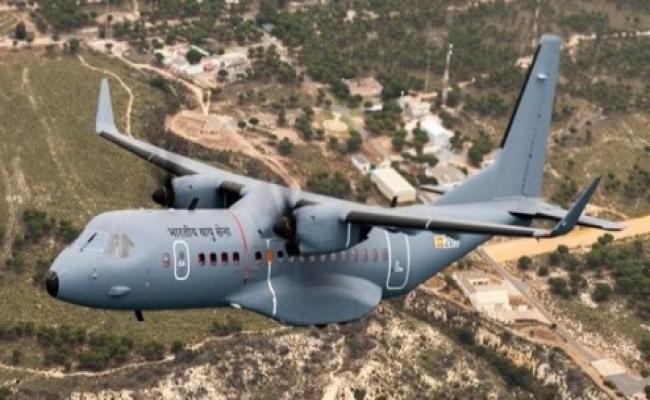 भारत को फ्रांस से मिला पहला सी-295 परिवहन विमान वडोदरा के वायु सेना स्टेशन पर उतरा