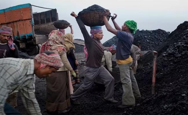 श्रमिक संगठनों ने कोल इंडिया में तीन दिवसीय हड़ताल की धमकी दी
