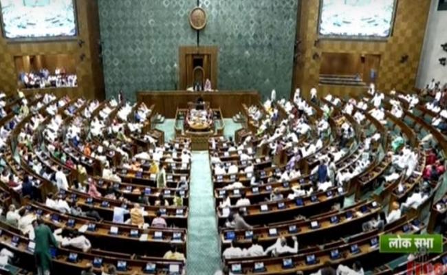 लोकसभा ने नारी शक्ति वंदन विधेयक को पारित किया