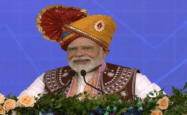 मेरे नाम से कोई घर नहीं, देश की बहनों के नाम से घर बनवा दिए: नरेन्द्र मोदी