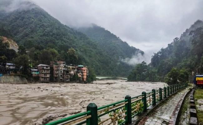 सिक्किम में बादल फटने भारी तबाही, 14 की मौत 100 से ज्यादा लापता
