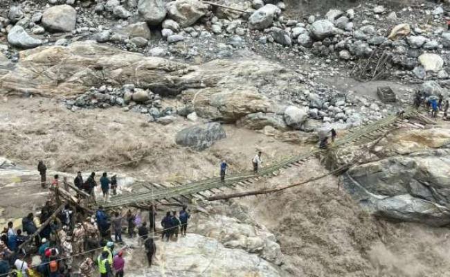 सिक्किम के चुंगथांग में बांस से बना अस्थायी पुल बहाल, आवागमन सुचारू