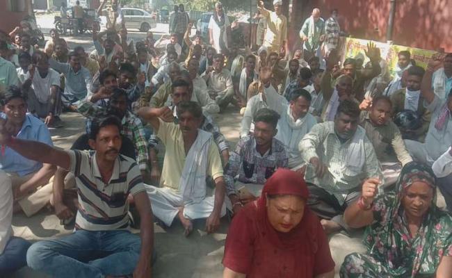 ग्रामीण सफाई कर्मियों ने सरकार को दी चेतावनी, मांगें न मानने पर 1 से अनिश्चितकाल हड़ताल