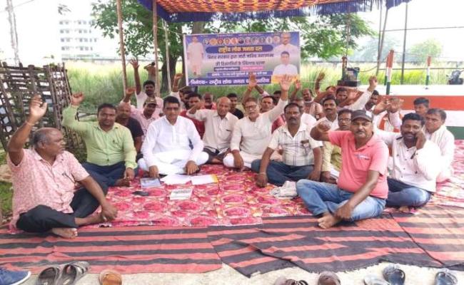 जातीय जनगणना की विसंगतियों के खिलाफ रालोजद ने दिया धरना