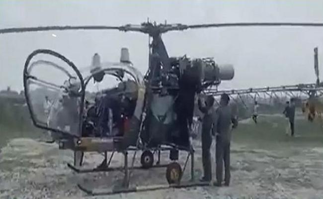 प्रयागराज में सेना के चीता हेलीकॉप्टर की इमरजेंसी लैंडिंग