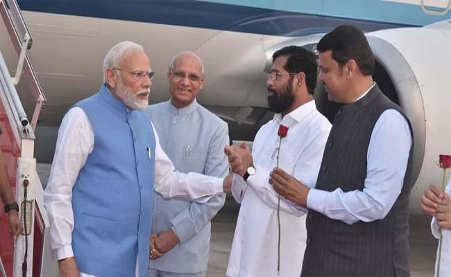 प्रधानमंत्री मोदी का मुंबई में जोरदार स्वागत
