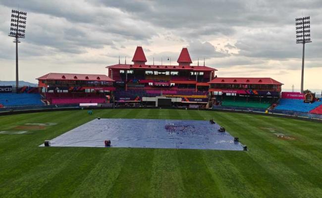 धर्मशाला में बारिश से रुका मैच, दक्षिण अफ्रीका ने टॉस जीतकर गेंदबाजी ली