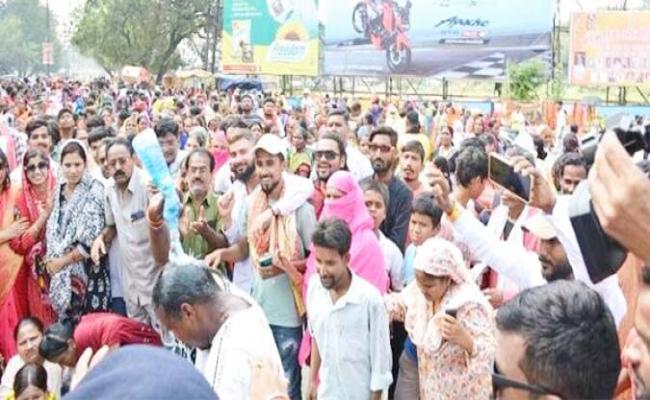 छग विस चुनाव : महापौर ढेबर को टिकट नहीं मिलने से आक्रोशित समर्थकों ने किया प्रदर्शन