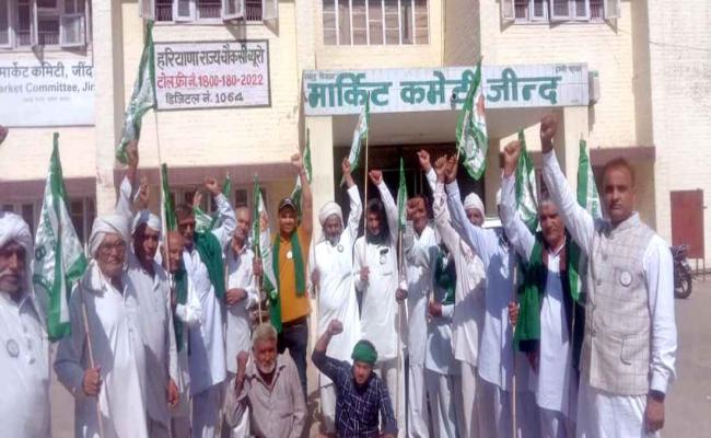 जींद : भाकियू कार्यकर्ताओं ने किसान समस्याओं को लेकर किया प्रदर्शन