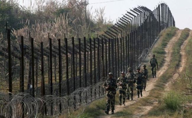 भारत-पाक सीमा पर दोनों देशों के कमांडर स्तर की बैठक में सरहद पर शांति बनाए रखने पर हुई चर्चा